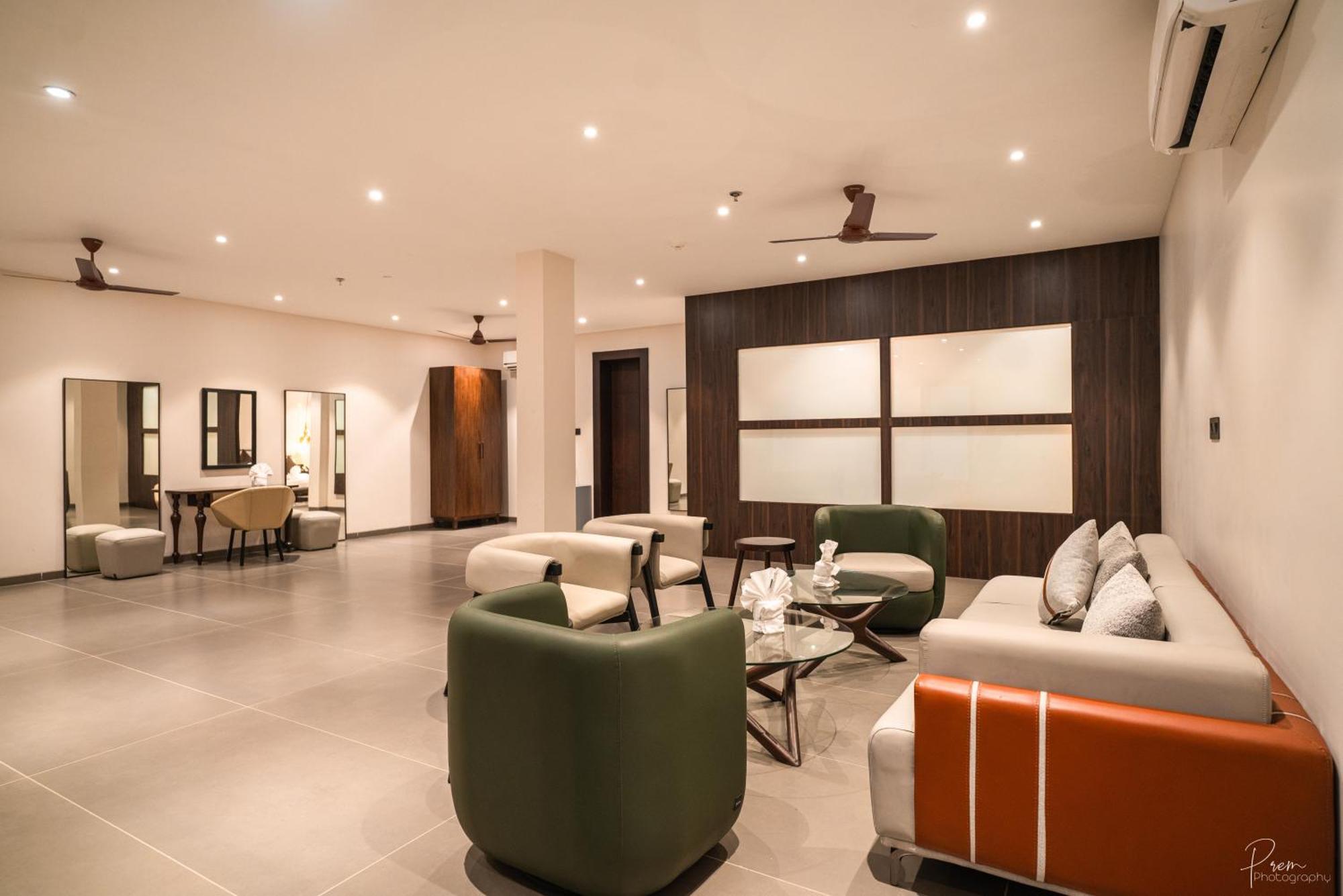 Hotel Omaya Garden Raipur  ภายนอก รูปภาพ