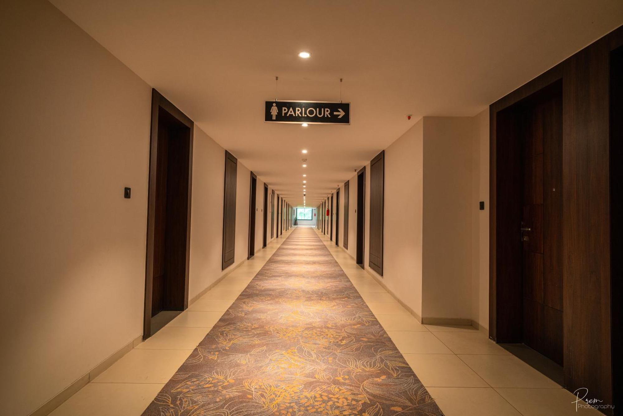 Hotel Omaya Garden Raipur  ภายนอก รูปภาพ