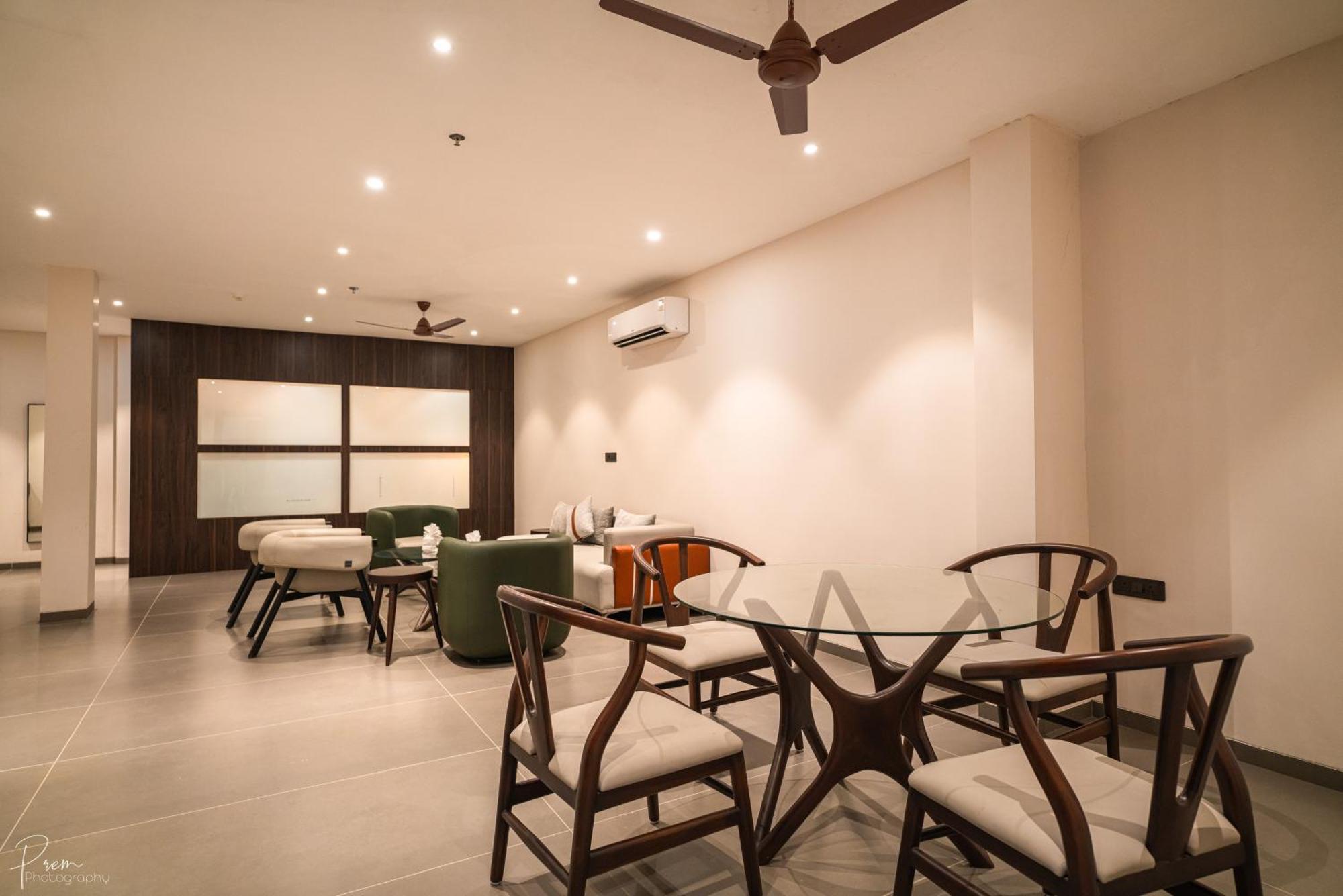 Hotel Omaya Garden Raipur  ภายนอก รูปภาพ