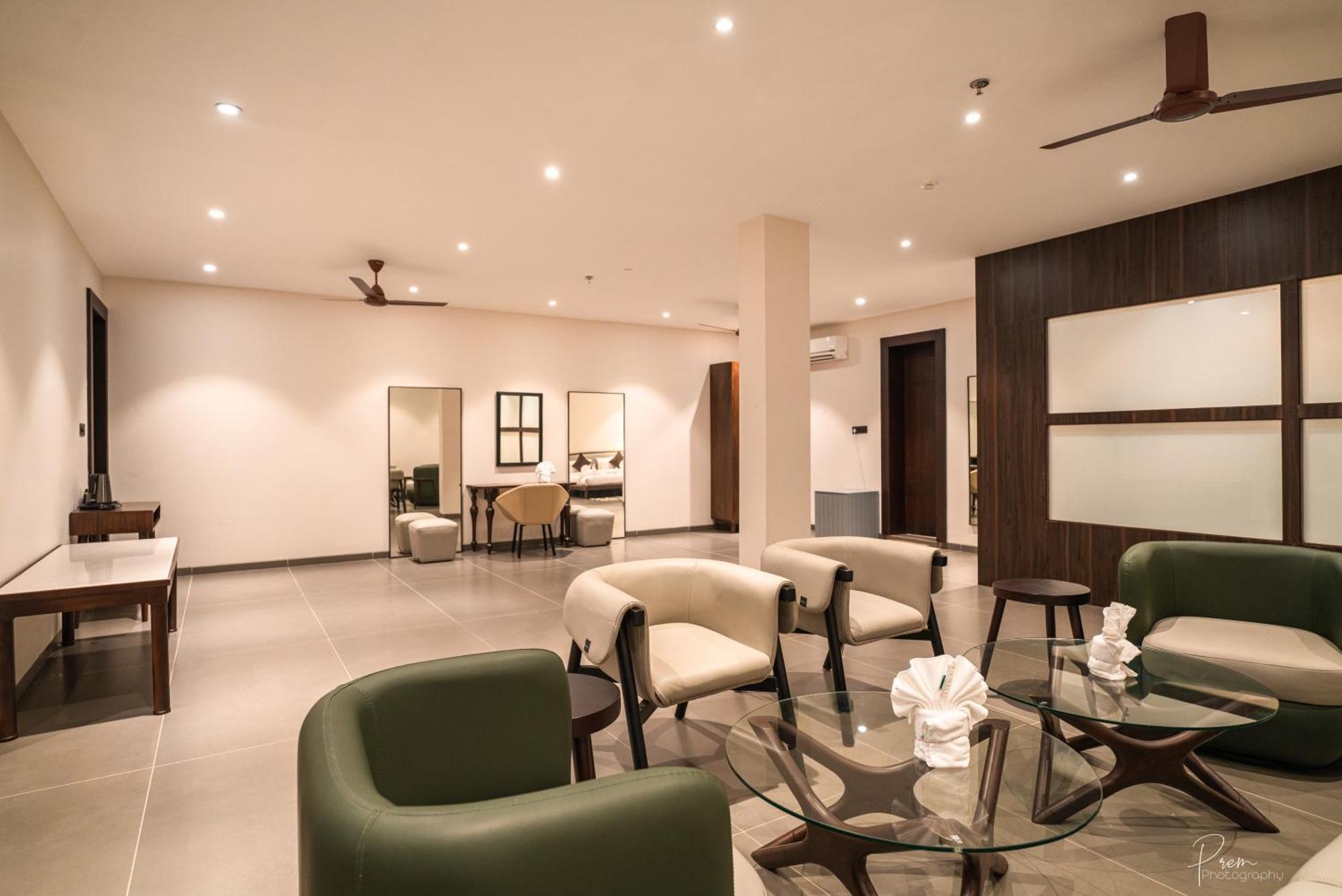 Hotel Omaya Garden Raipur  ภายนอก รูปภาพ