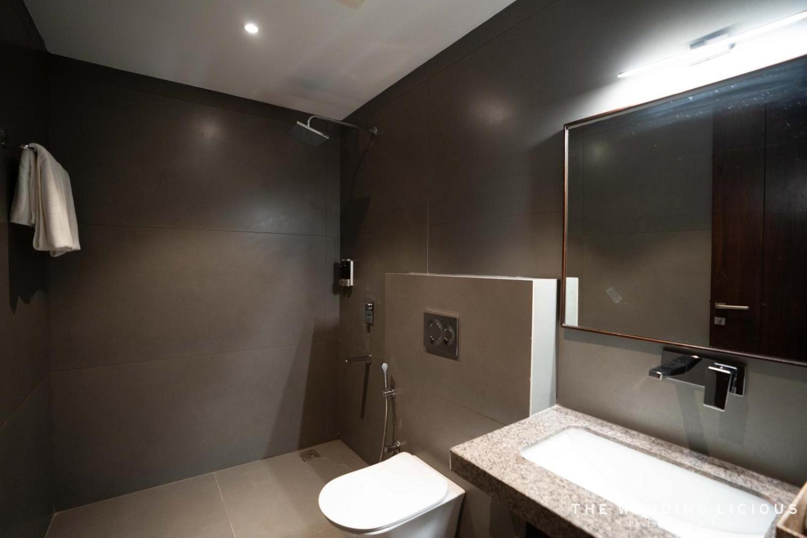 Hotel Omaya Garden Raipur  ภายนอก รูปภาพ