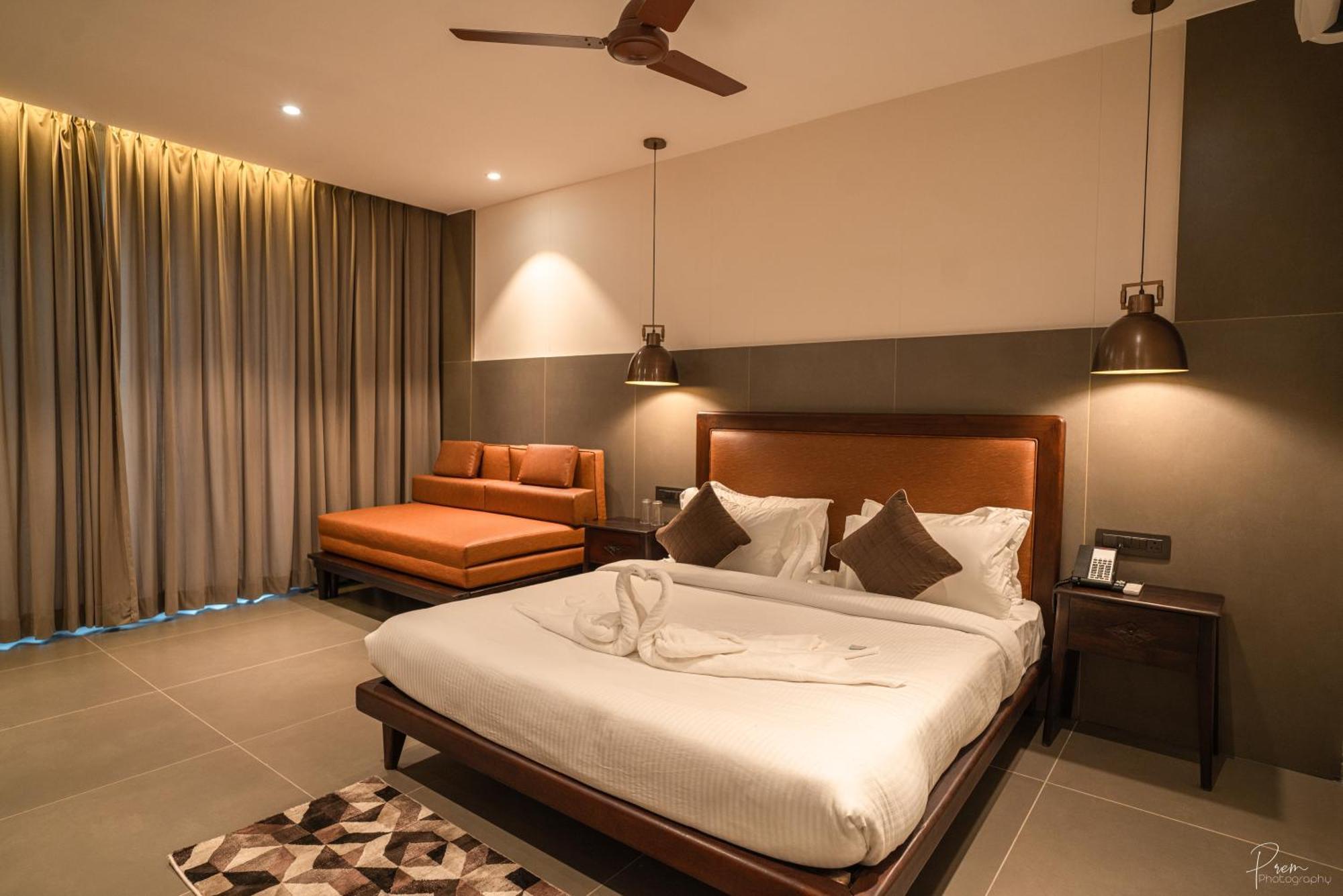 Hotel Omaya Garden Raipur  ภายนอก รูปภาพ
