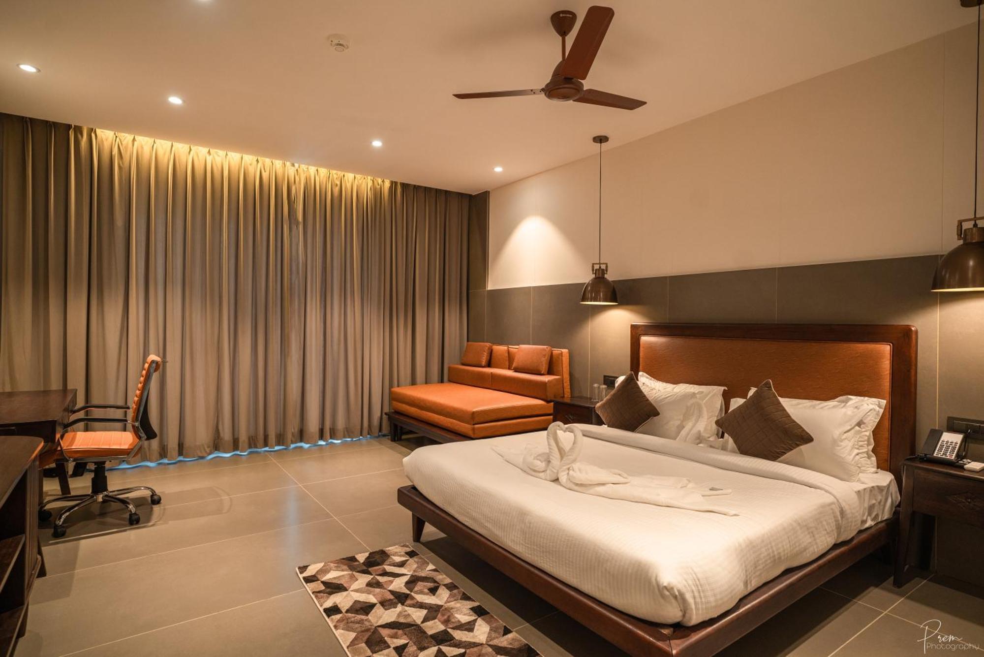 Hotel Omaya Garden Raipur  ภายนอก รูปภาพ
