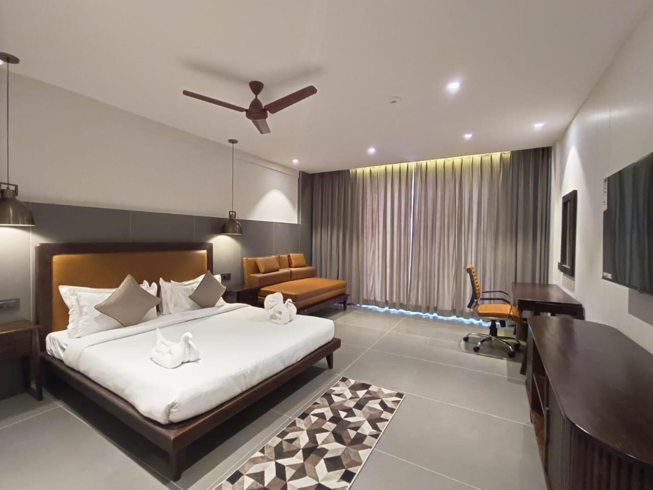 Hotel Omaya Garden Raipur  ภายนอก รูปภาพ